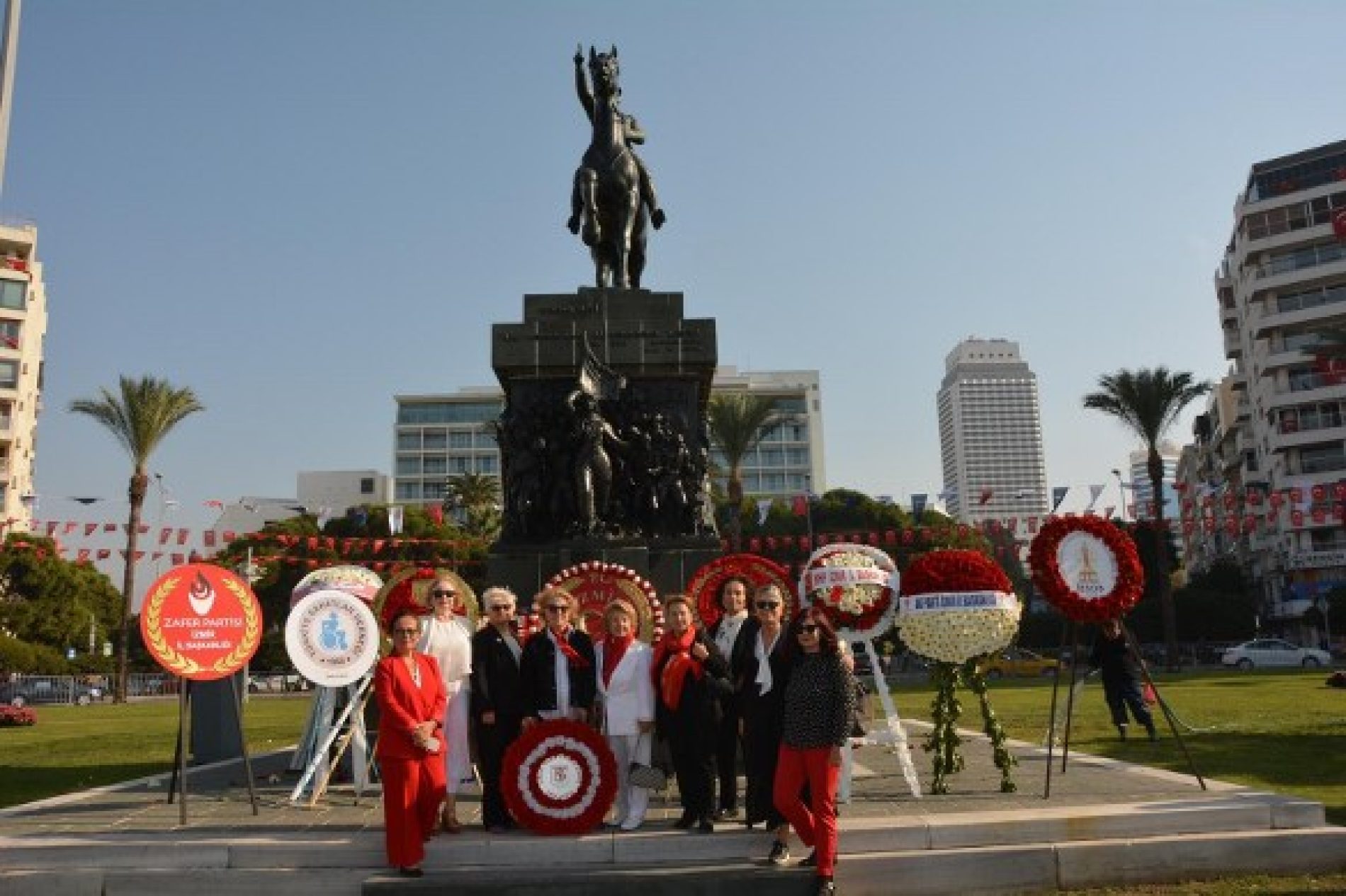 TYSD İzmir Şubemiz Cumhuriyetimizin 101. Yılını Kutlamaktadır