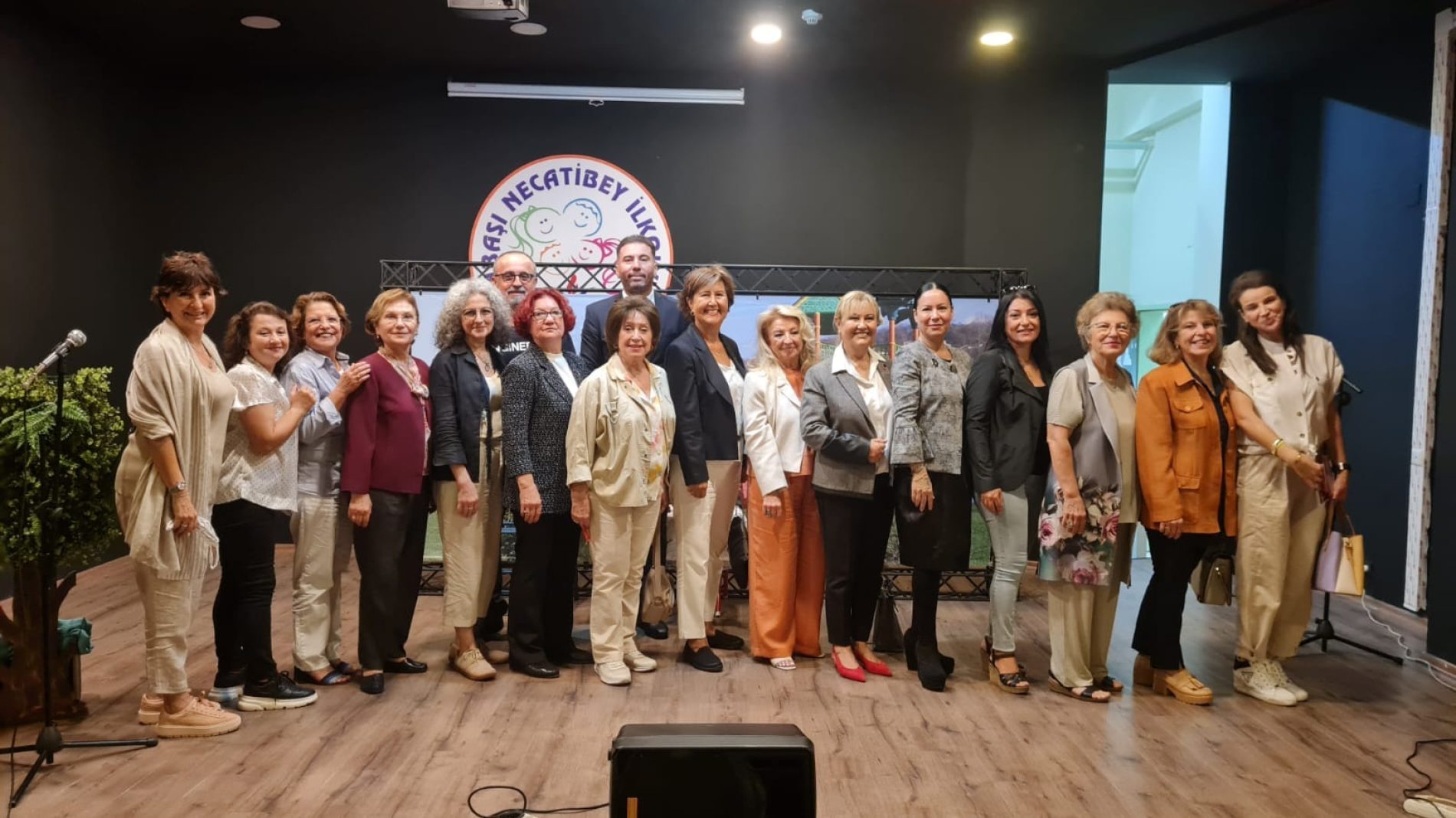 TYSD Üsküdar Şubemiz Binbaşı Necatibey İlkokulu Cevizli Konferans Salonu’nun İç Düzenlemesini Yaptırmıştır